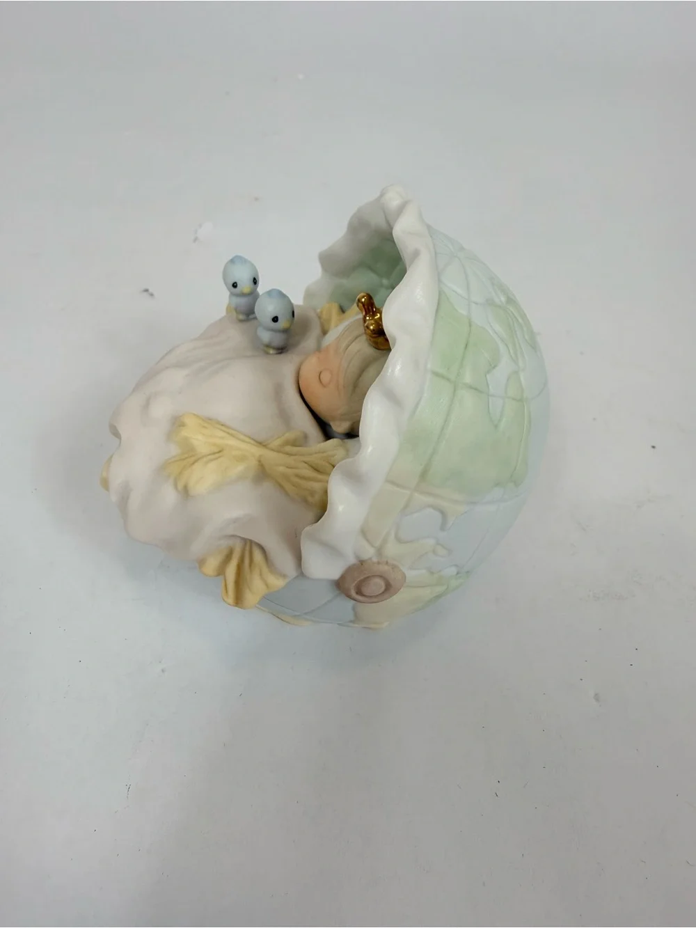 Precious Moments Sleeping Baby Figurine Globe Enesco Vintage 2000